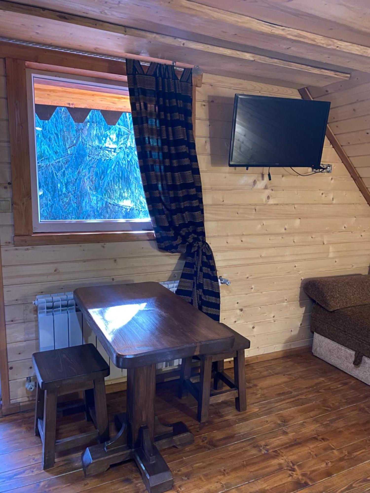 Номер 6 Садиба У Ані Synevyrsʼka Polyana Exterior foto